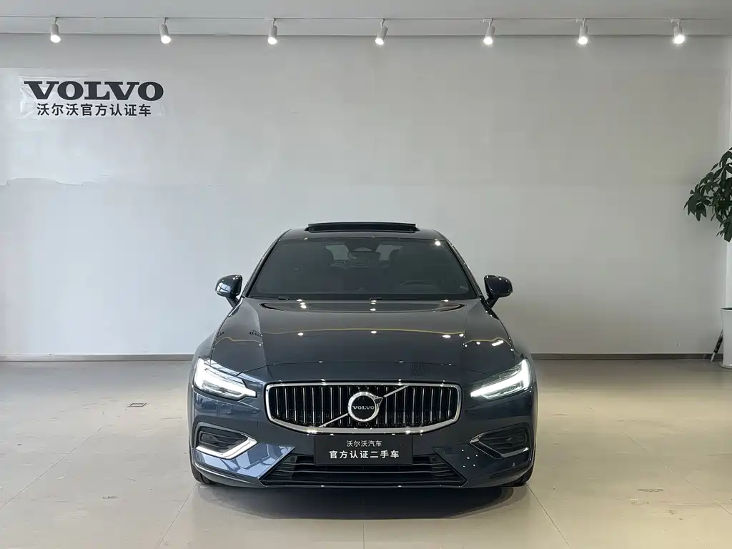 Volvo S60 — фото 2