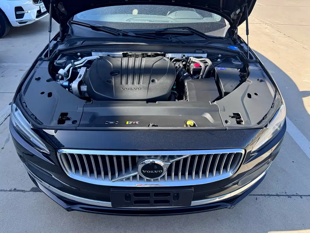 Volvo S90 — фото 15