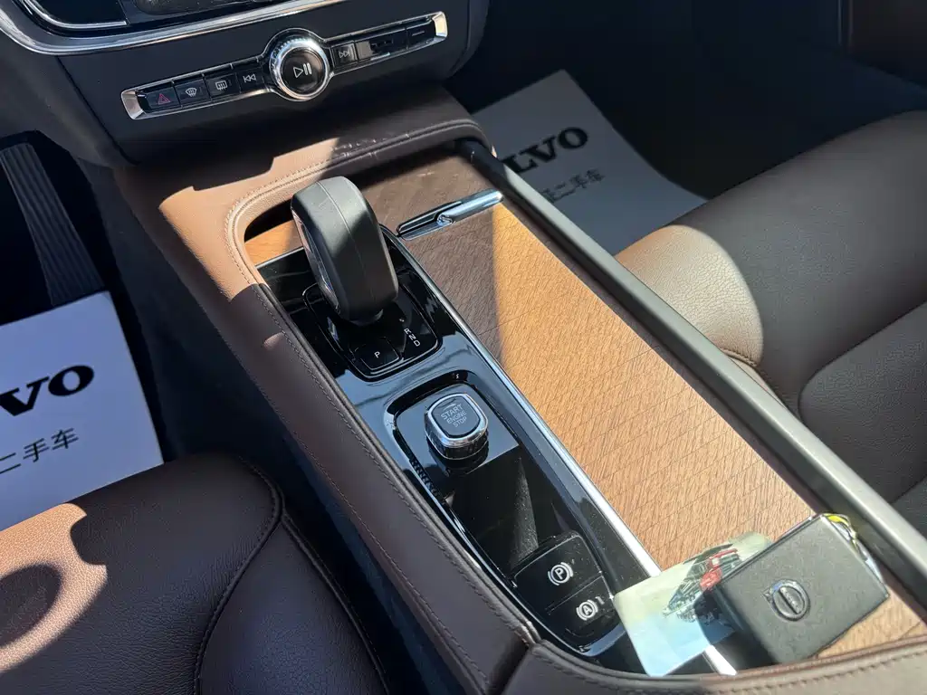 Volvo S90 — фото 10