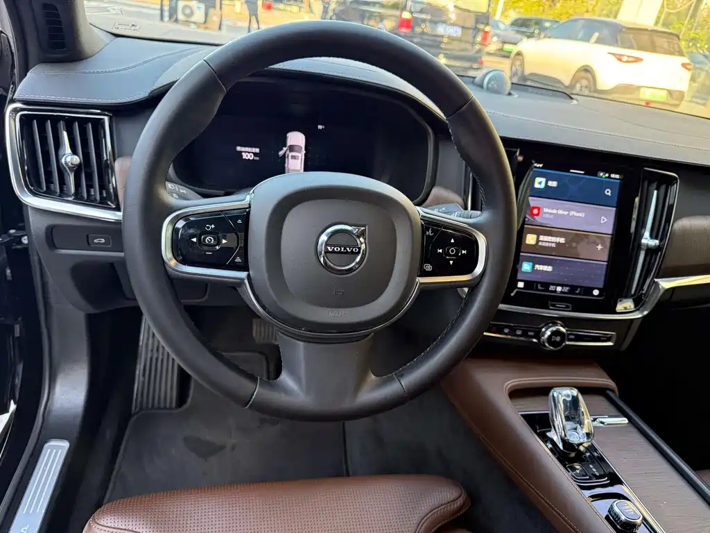 Volvo S90 — фото 19
