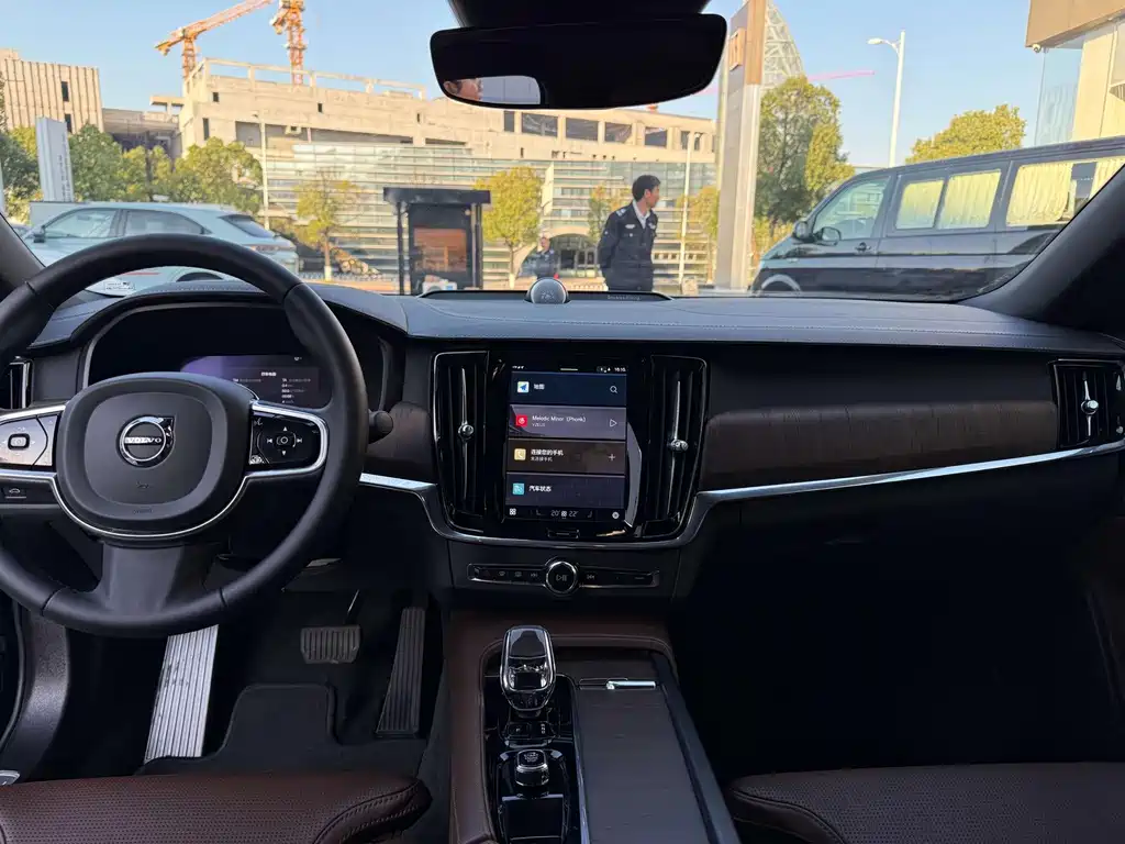 Volvo S90 — фото 10
