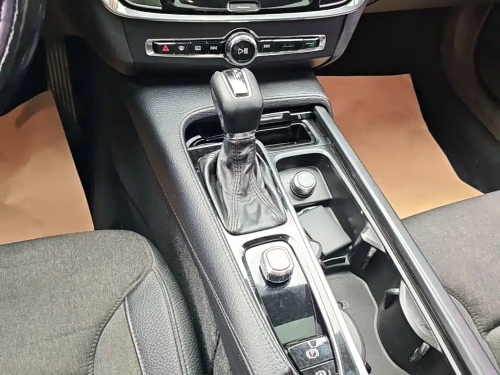 Volvo S90 — фото 14