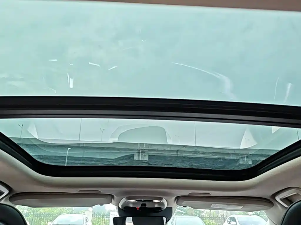 Volvo S90 — фото 18