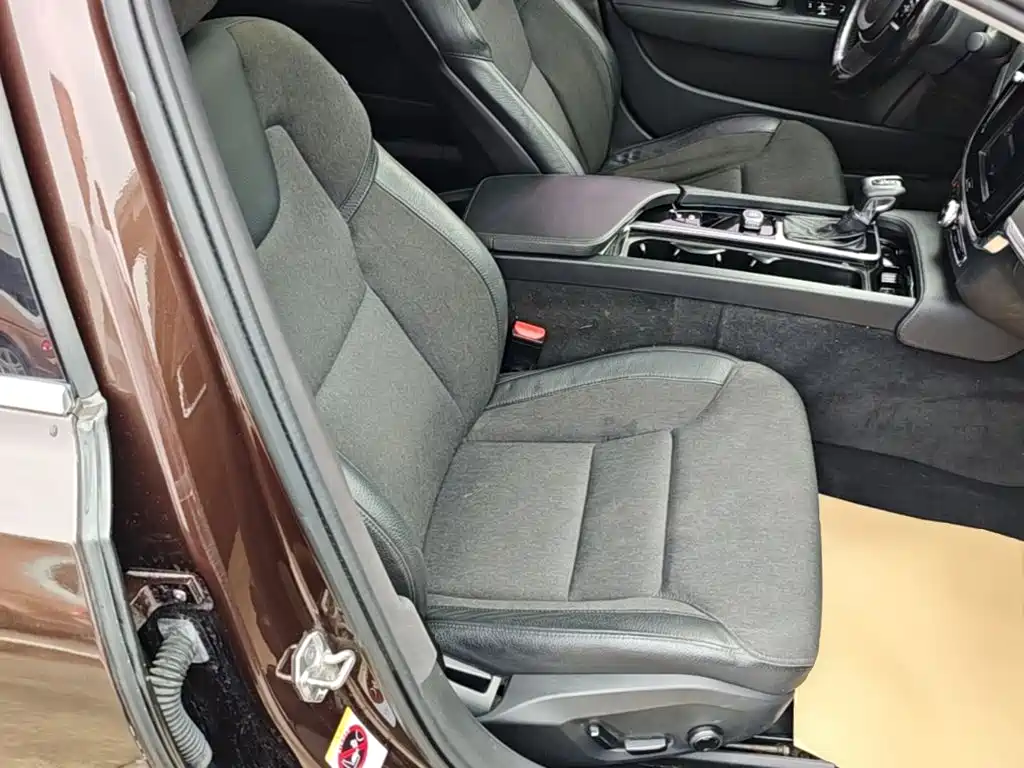 Volvo S90 — фото 25