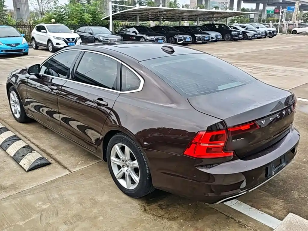 Volvo S90 — фото 5