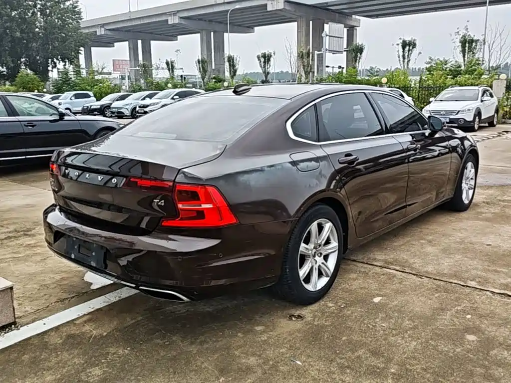 Volvo S90 — фото 7