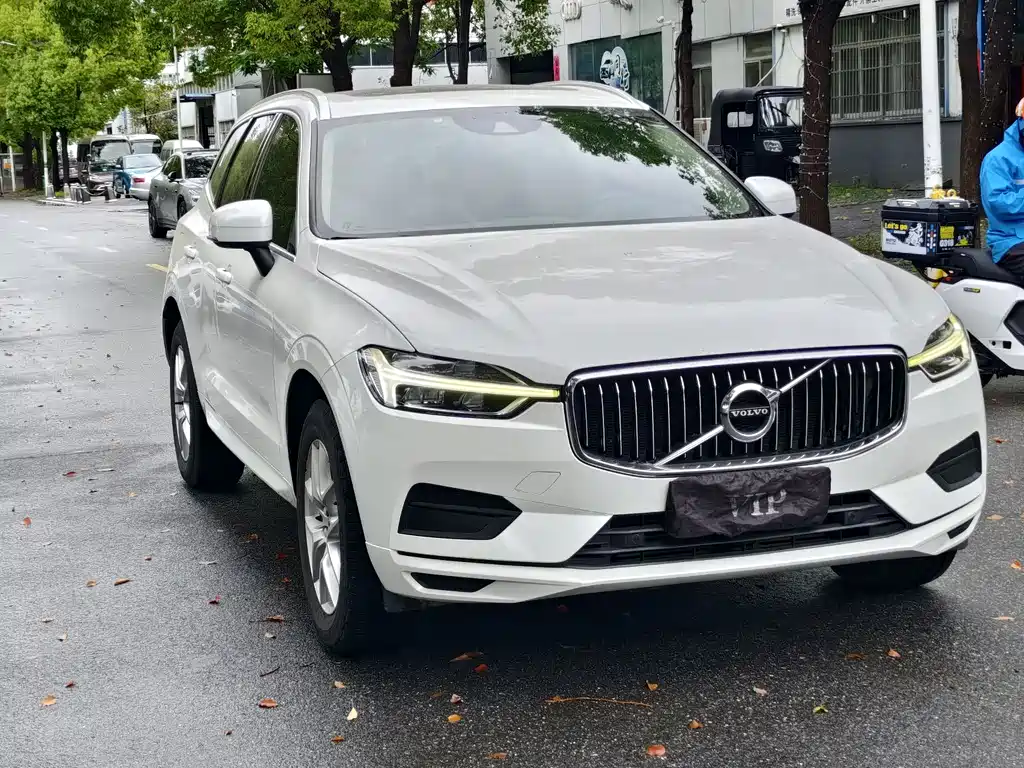 Volvo XC60 — фото 3