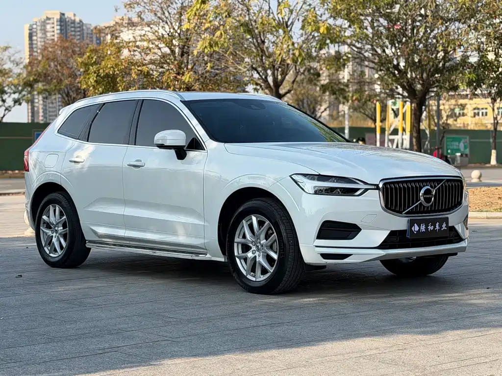 Volvo XC60 — фото 3
