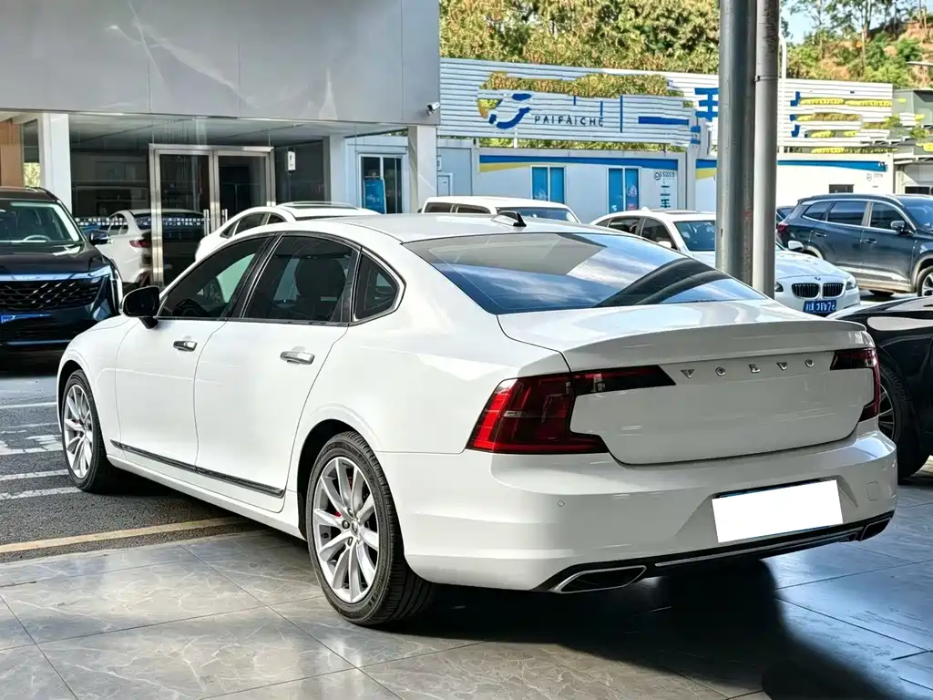 Volvo S90 — фото 7