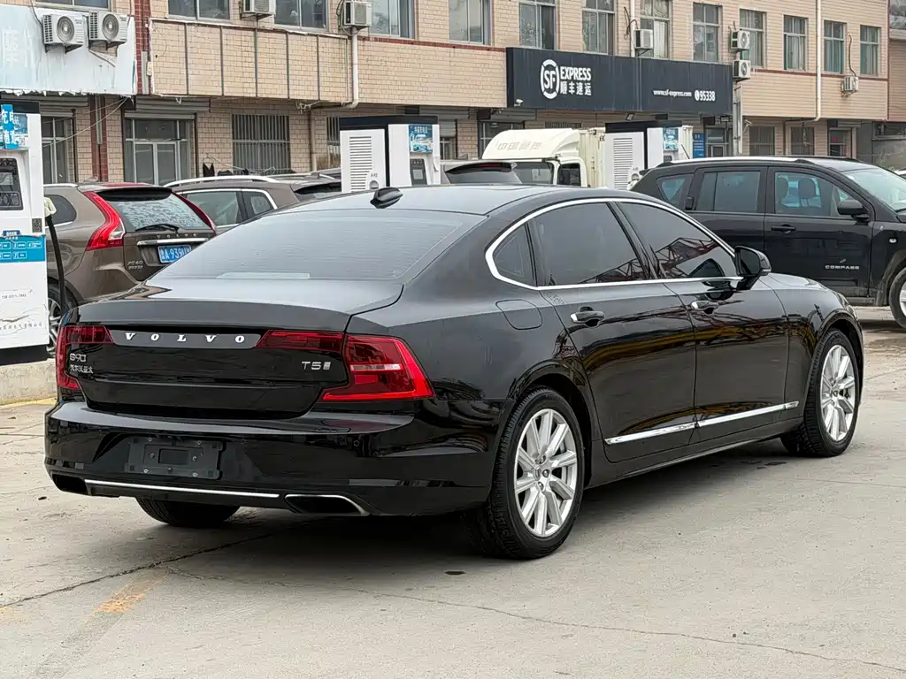 Volvo S90 — фото 7