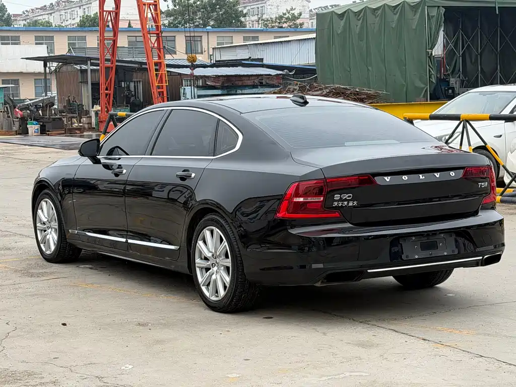 Volvo S90 — фото 9