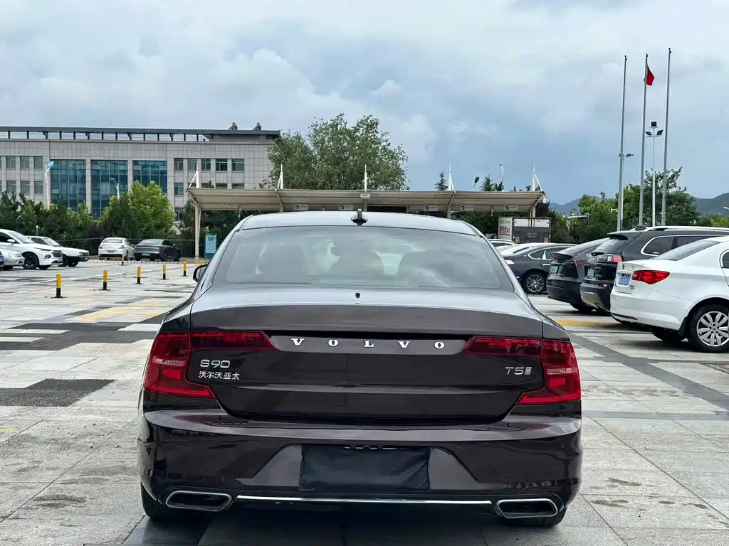 Volvo S90 — фото 4