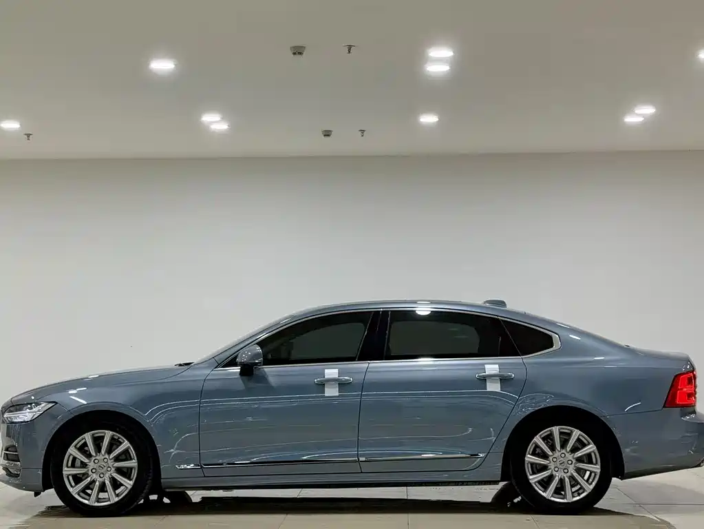Volvo S90 — фото 3