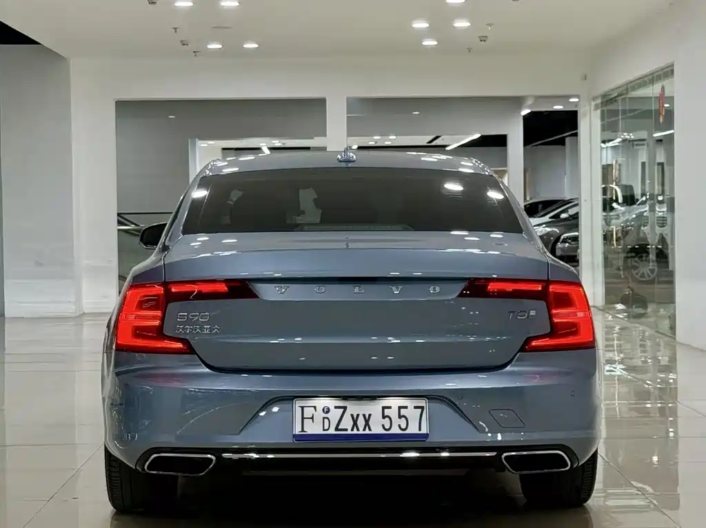 Volvo S90 — фото 4