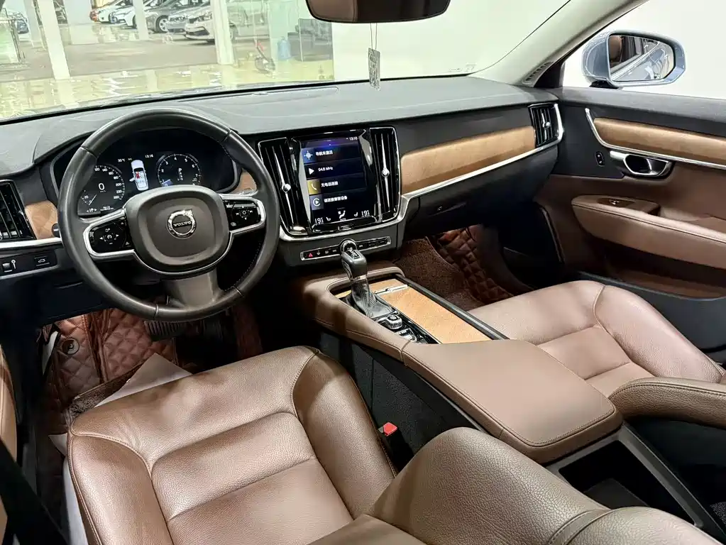 Volvo S90 — фото 6