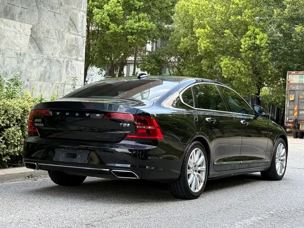 Volvo S90 — фото 4