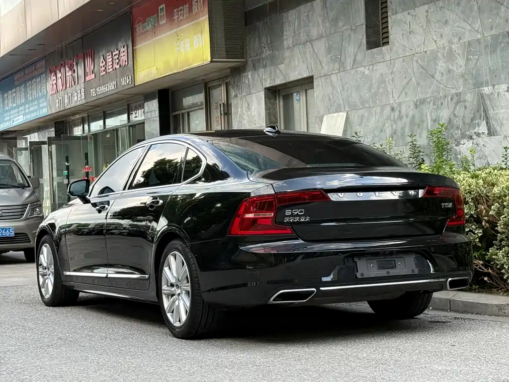 Volvo S90 — фото 6