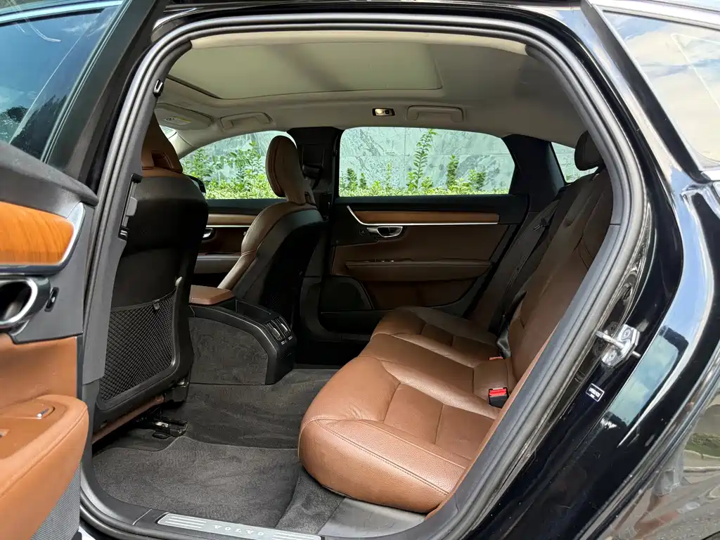 Volvo S90 — фото 10