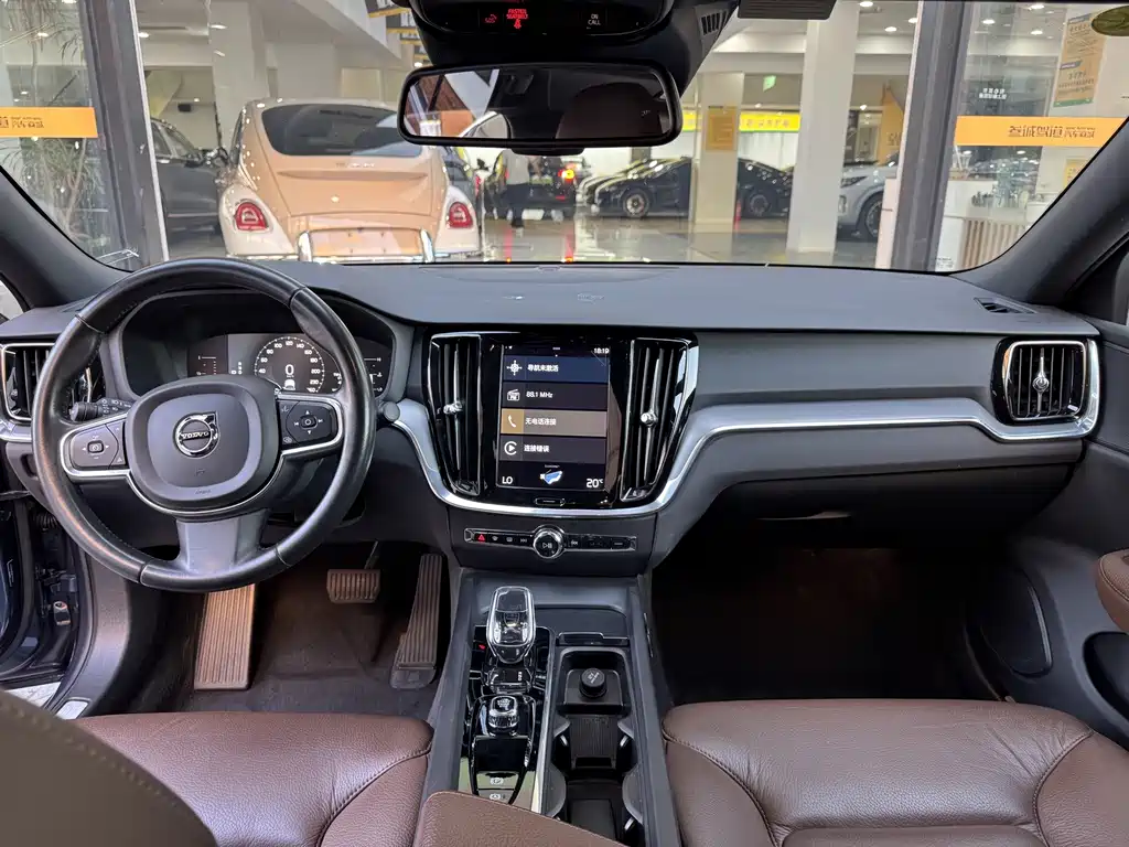Volvo S60 — фото 10