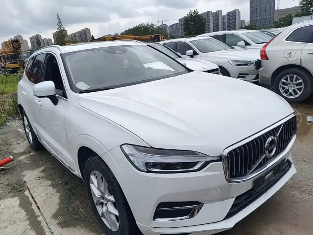 Volvo XC60 — фото 4