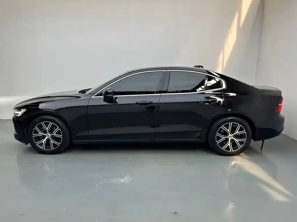 Volvo S60 — фото 3