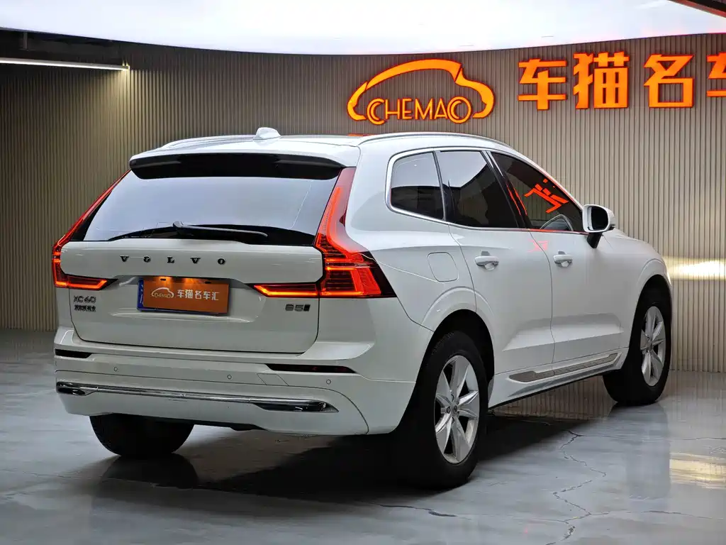Volvo XC60 — фото 4