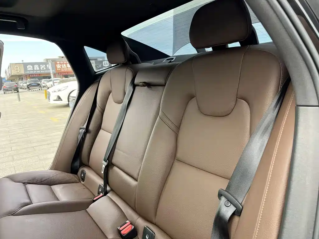 Volvo S90 — фото 17