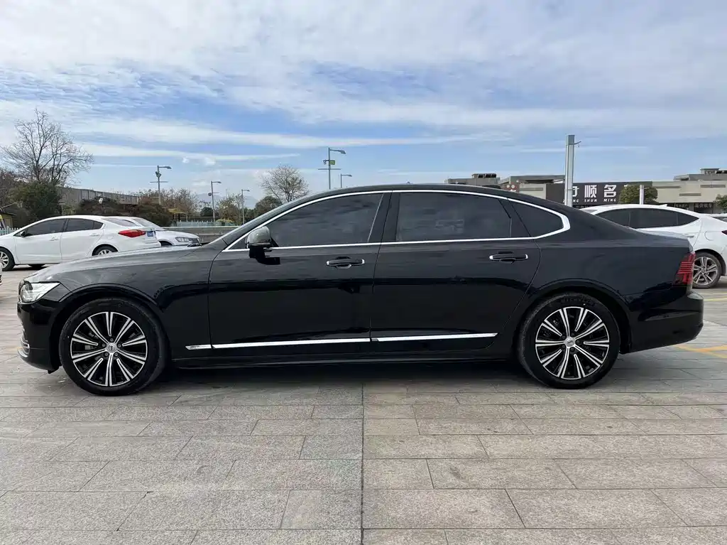 Volvo S90 — фото 4