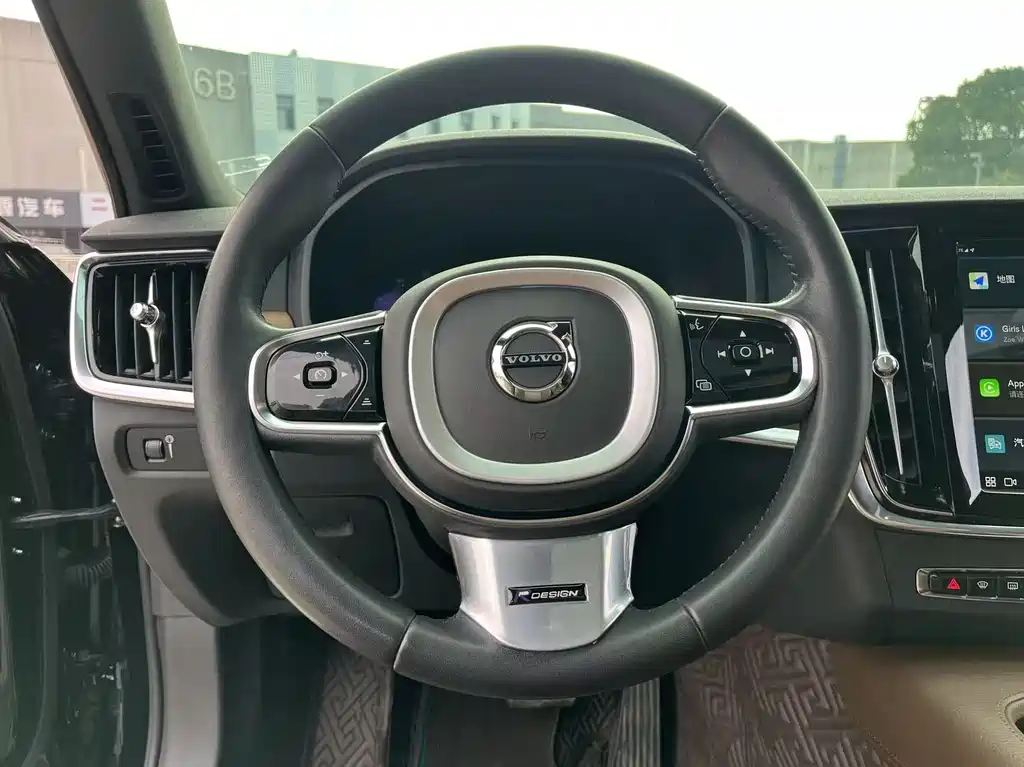 Volvo S90 — фото 31