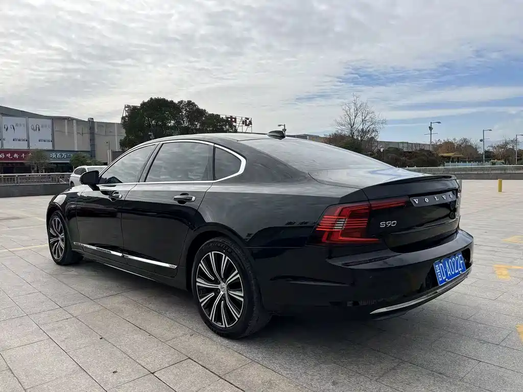 Volvo S90 — фото 6