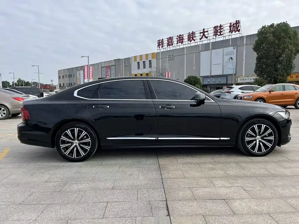 Volvo S90 — фото 8