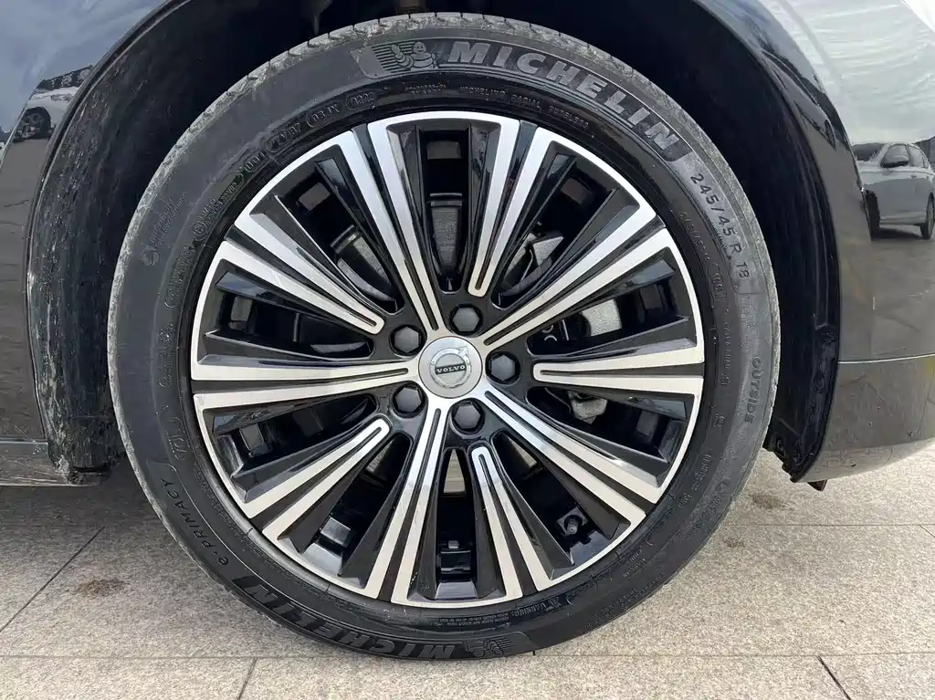 Volvo S90 — фото 9