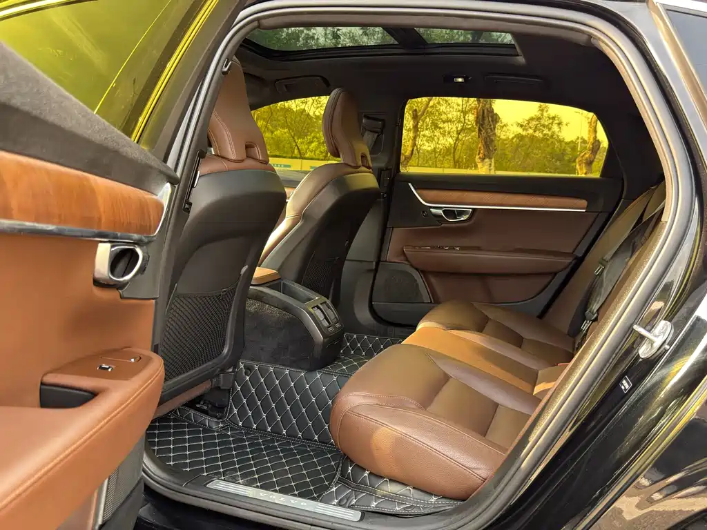 Volvo S90 — фото 11