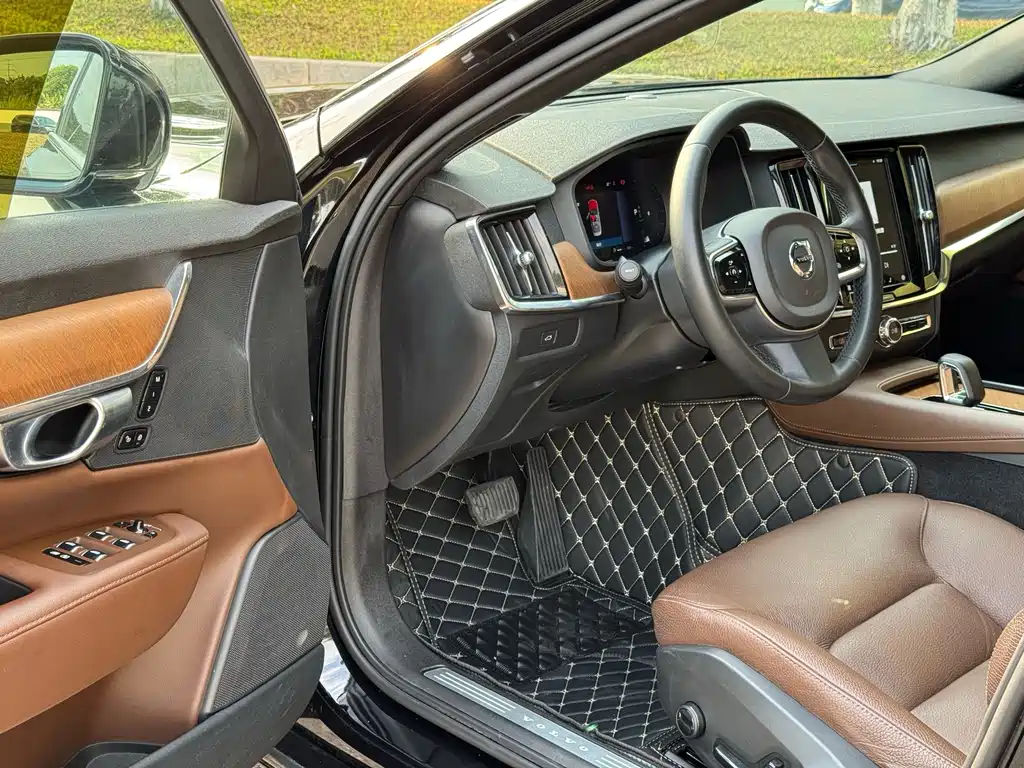 Volvo S90 — фото 14