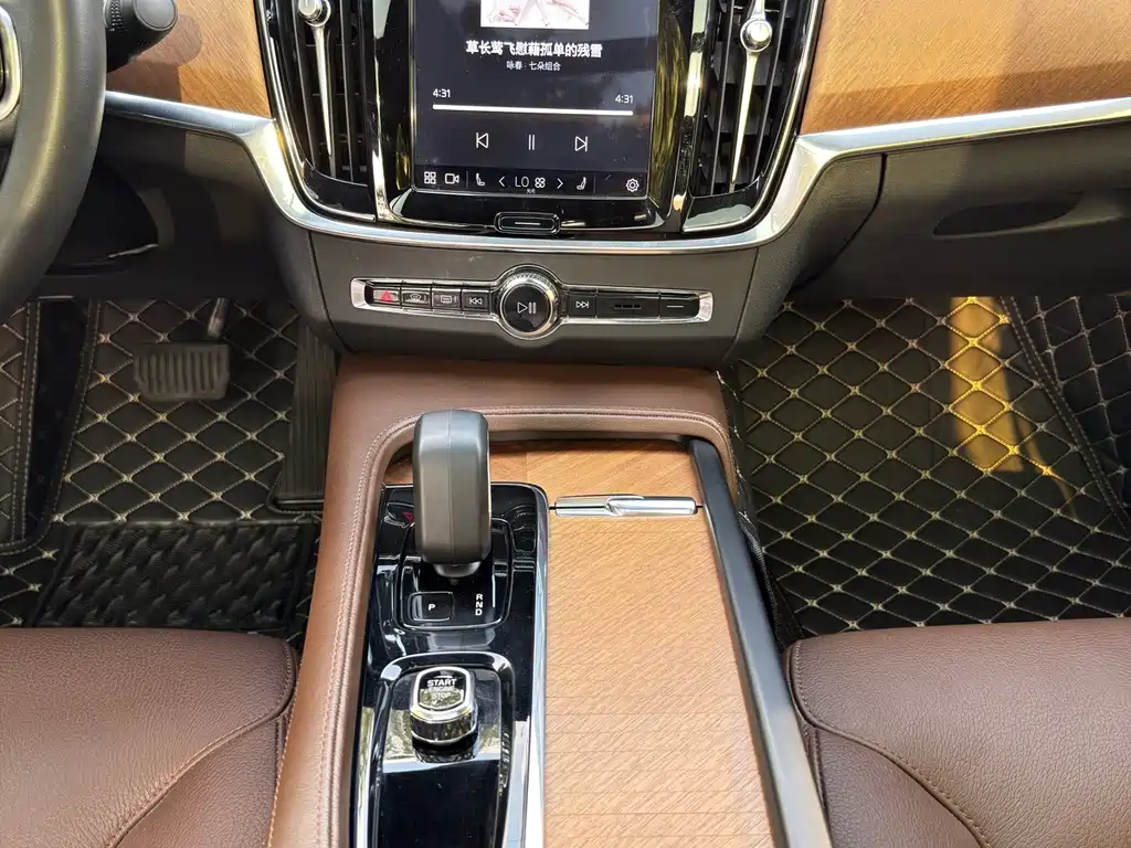 Volvo S90 — фото 17