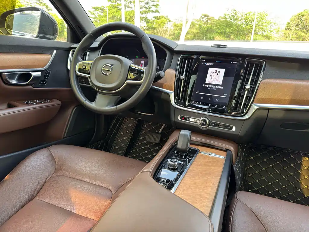 Volvo S90 — фото 18