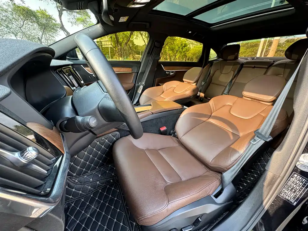 Volvo S90 — фото 19