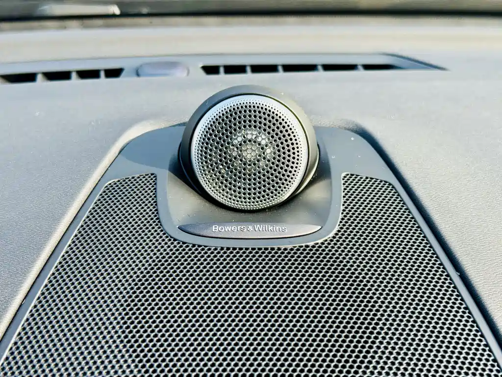Volvo XC60 — фото 11