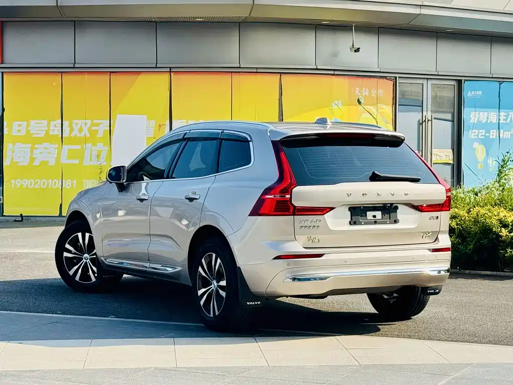 Volvo XC60 — фото 4