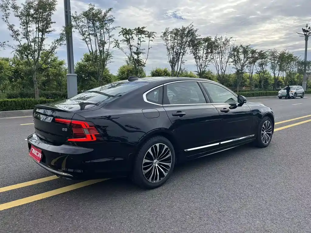 Volvo S90 — фото 12
