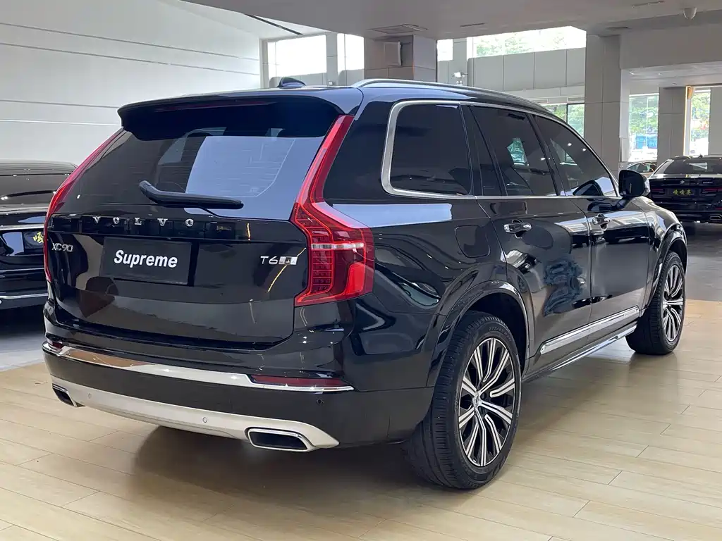 Volvo XC90 — фото 11