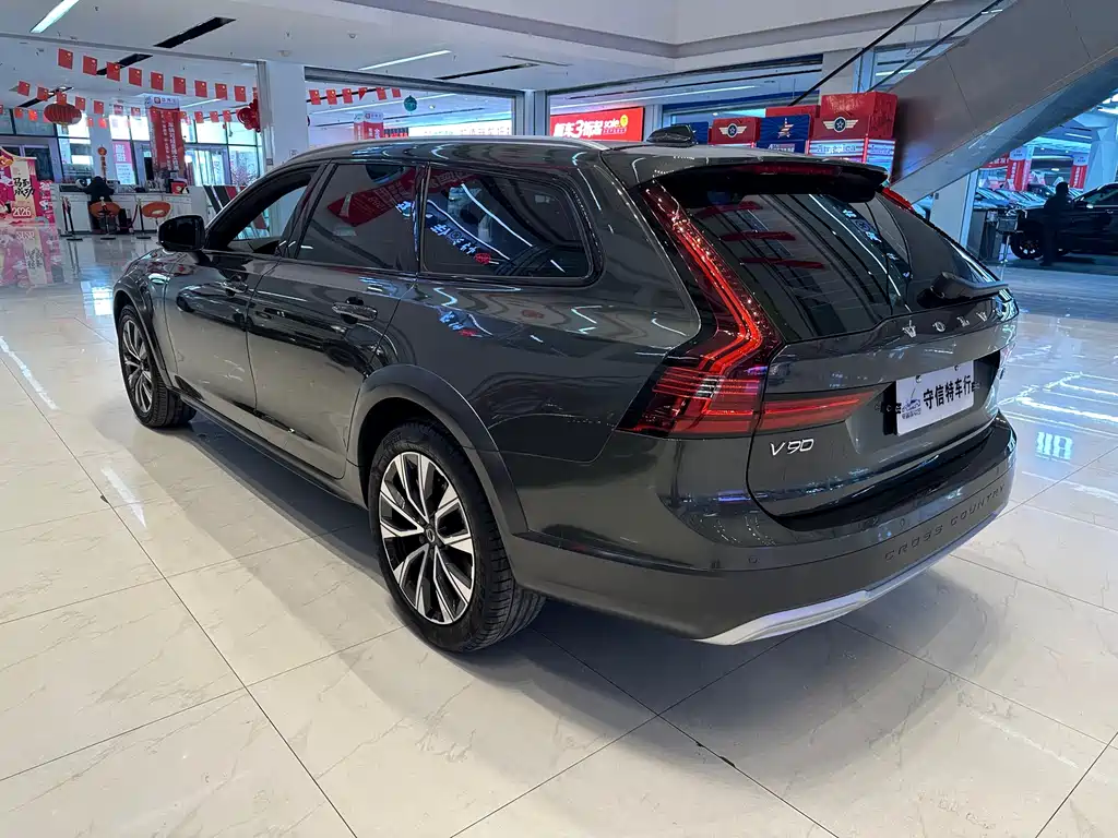 Volvo V90 — фото 14