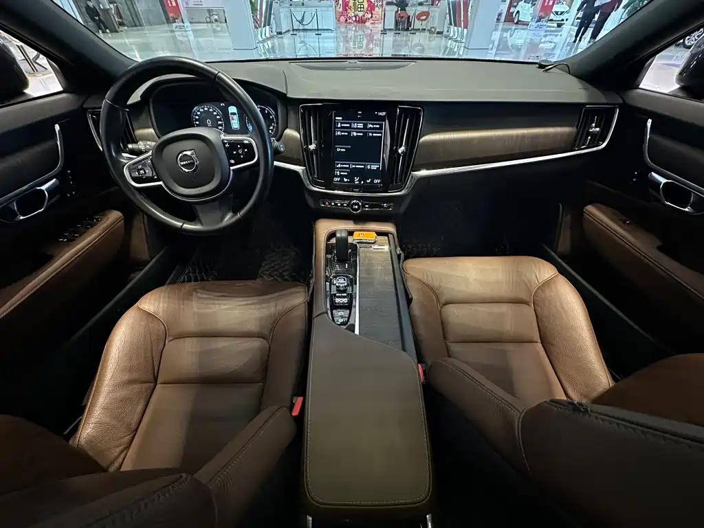Volvo V90 — фото 10