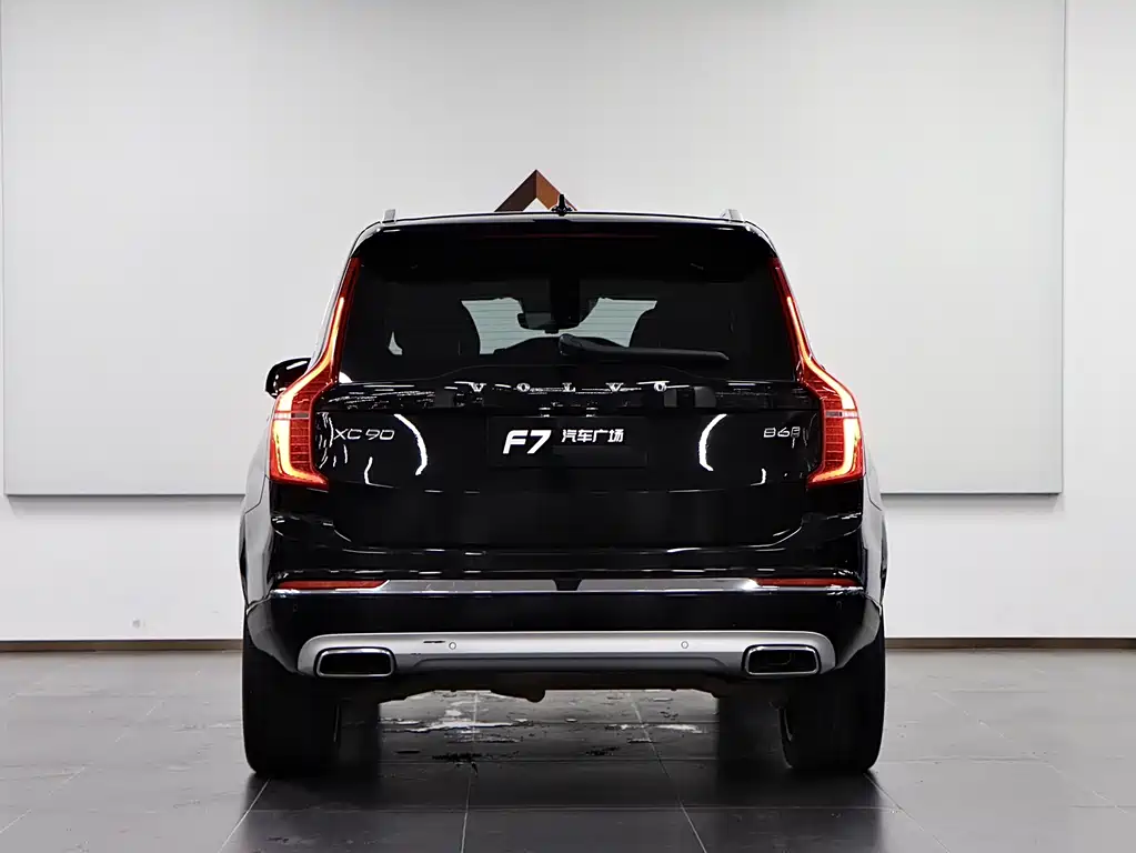 Volvo XC90 — фото 5
