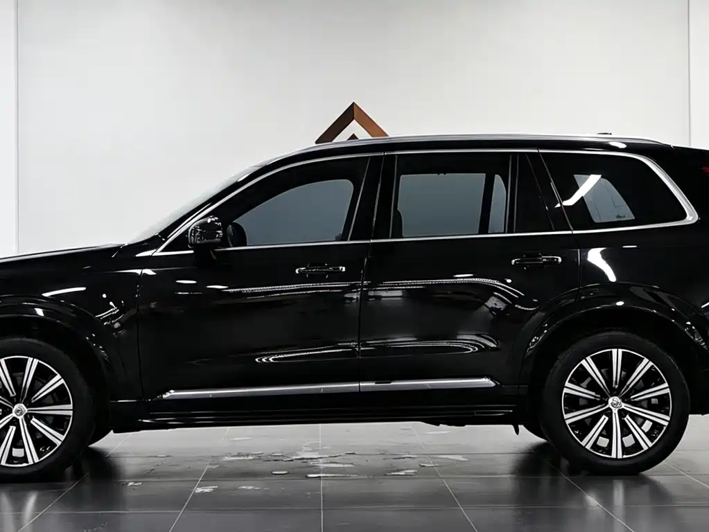 Volvo XC90 — фото 7