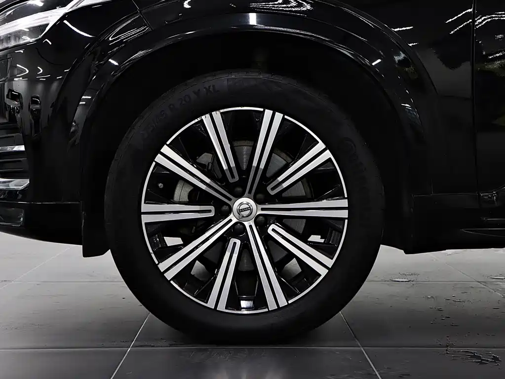 Volvo XC90 — фото 8