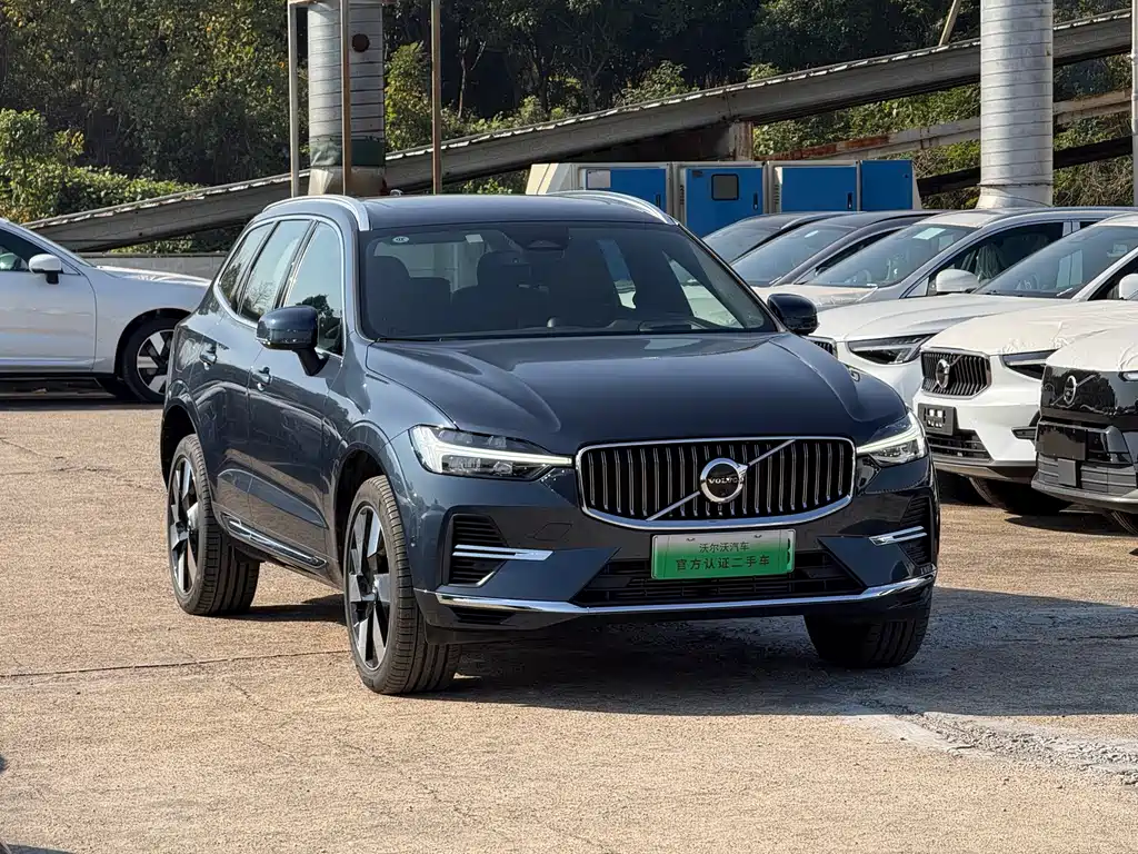 Volvo XC60 PHEV — фото 3