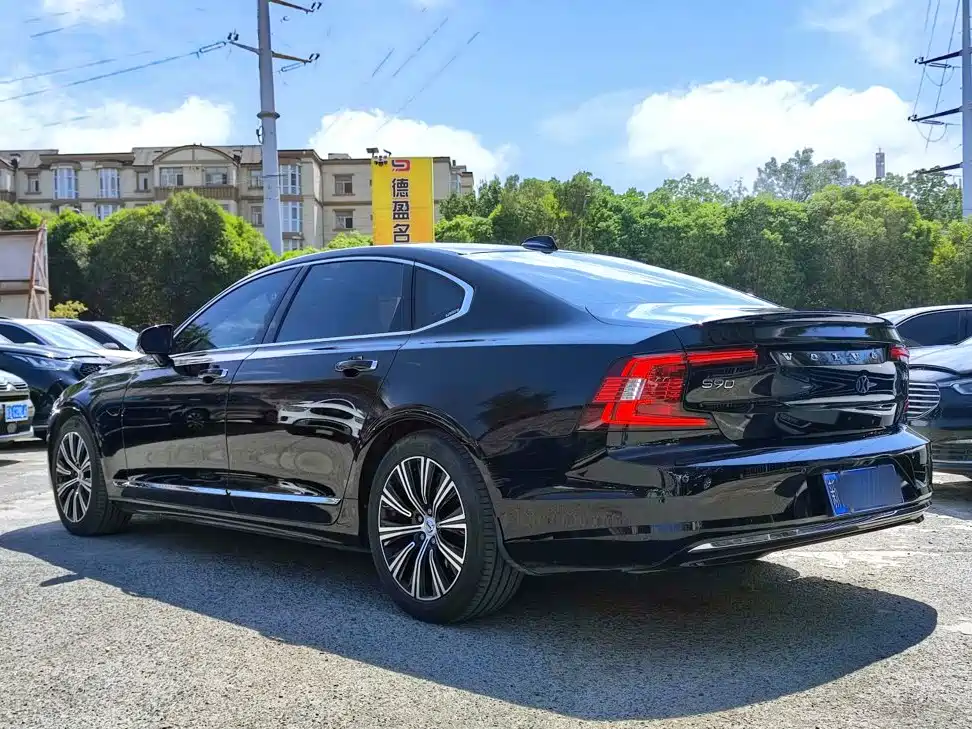 Volvo S90 — фото 6