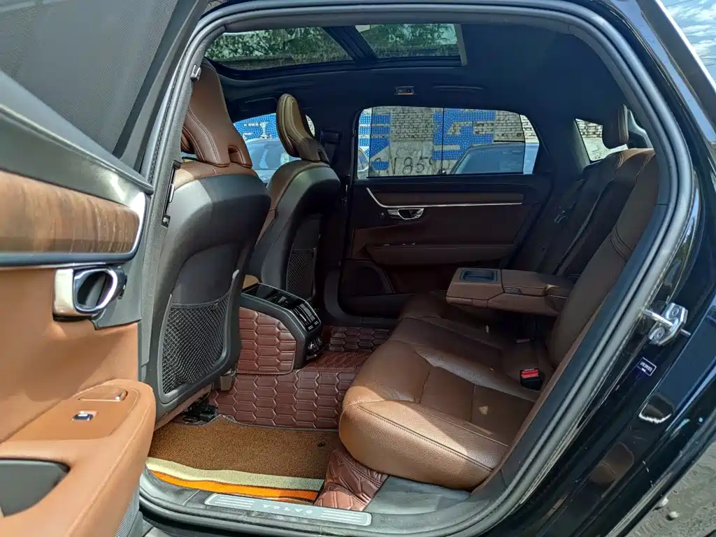 Volvo S90 — фото 10