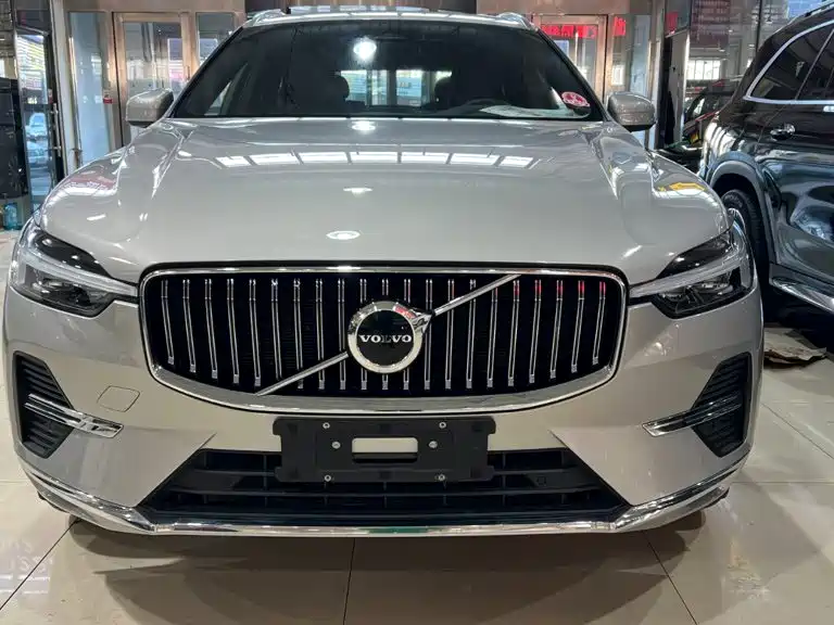 Volvo XC60 — фото 2